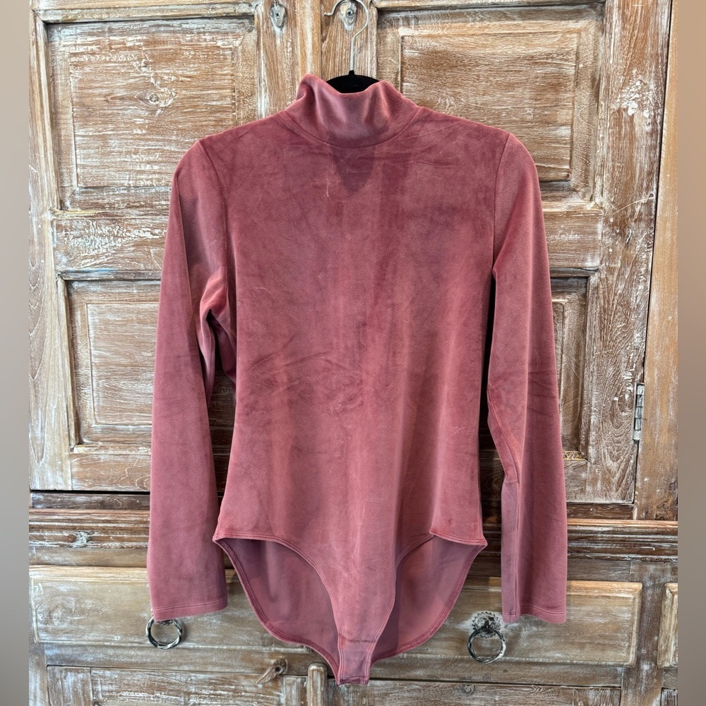 American Eagle Pink Mauve Long Sleeve Velvet Like Bodysuit Festive Holiday Party